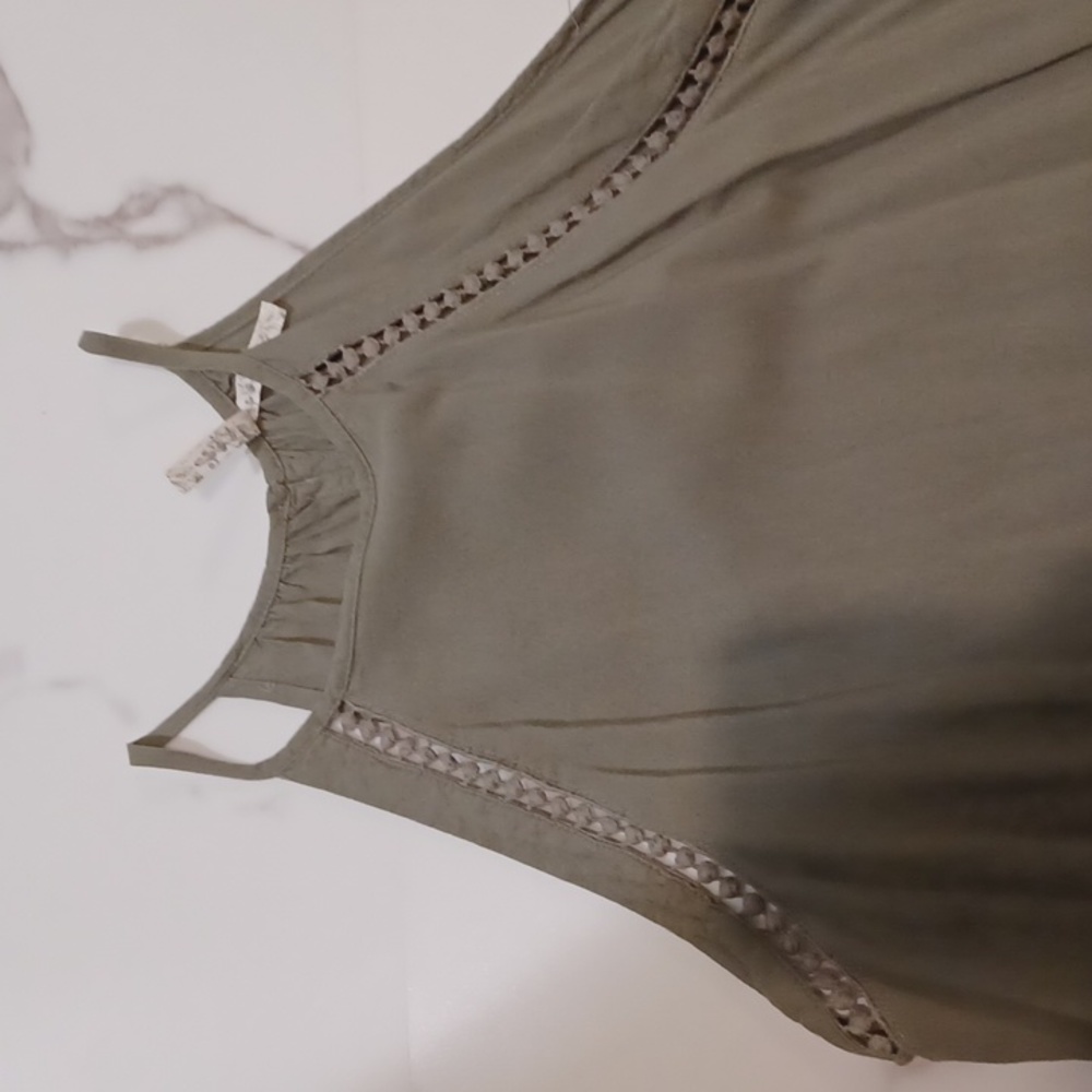 Woman's top - Picture 3 of 5